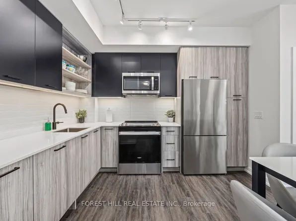 2300 Saint Clair Ave W #103, Toronto, ON M6N 1K8