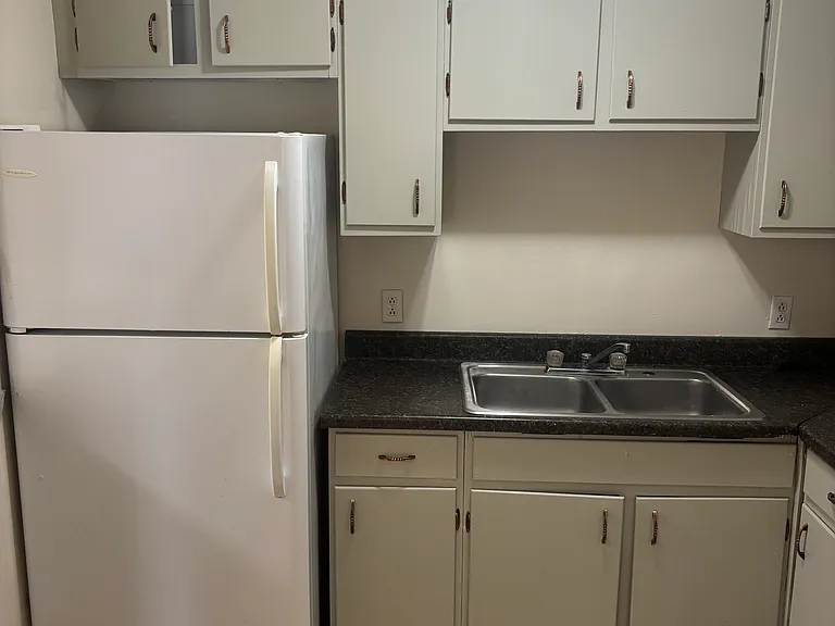 837 N 6th St #6 — Photo 5