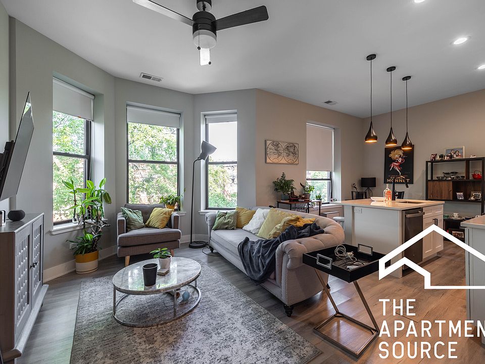 1st image of 3611 N Greenview Ave APT 3