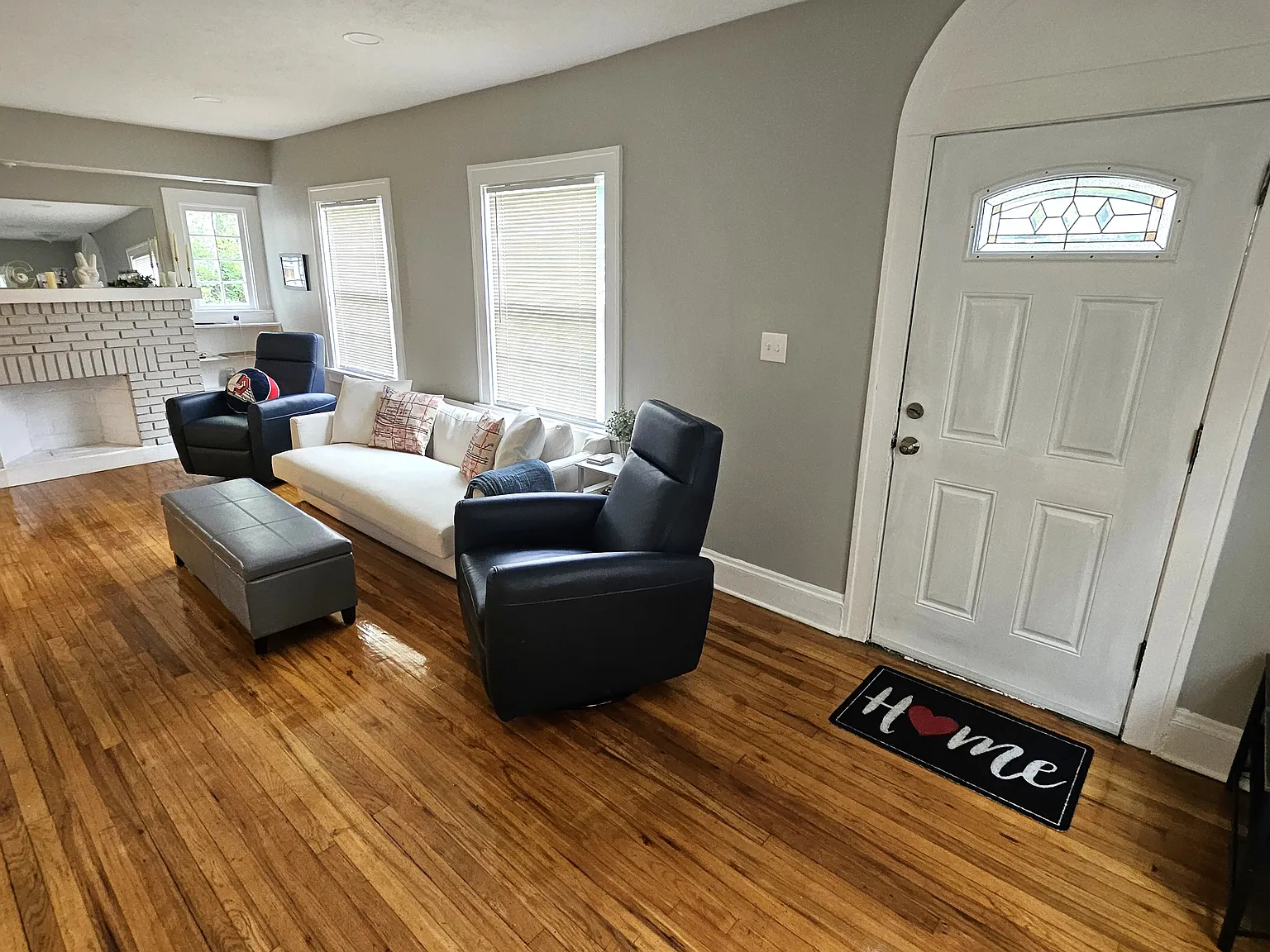 3 bed, 1.5 bath, 1367 sqft, $1,950 — Photo 2