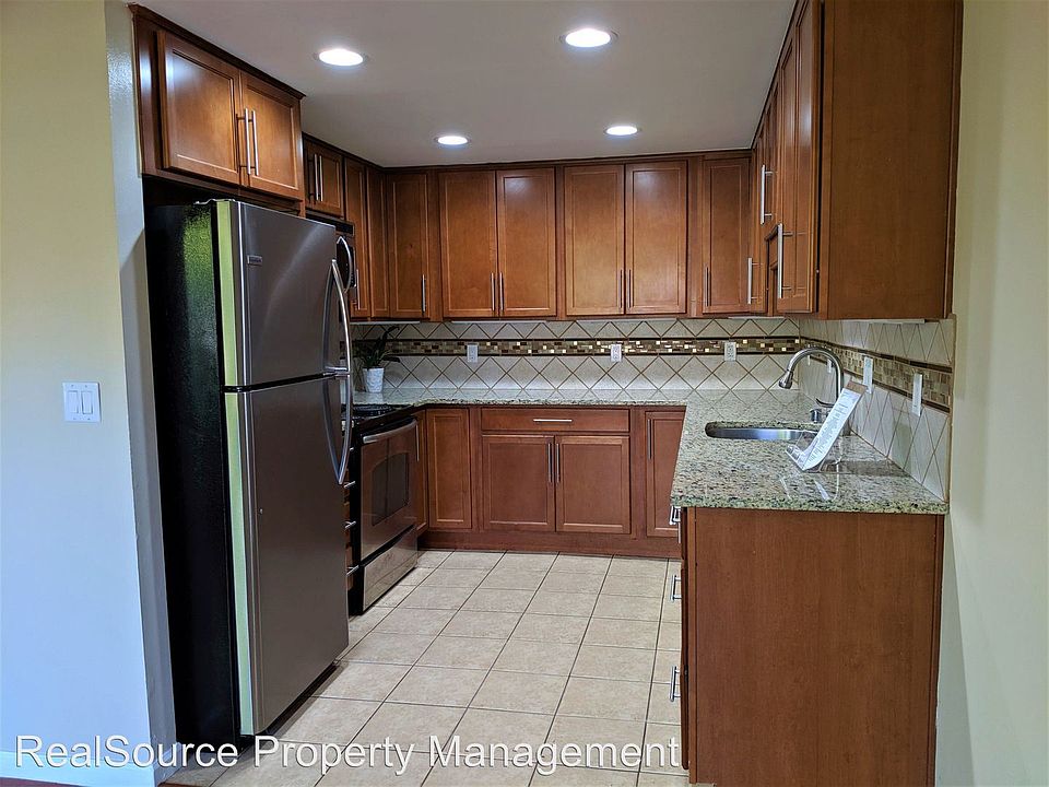 1st image of 114 Dardanelli Ln APT 12