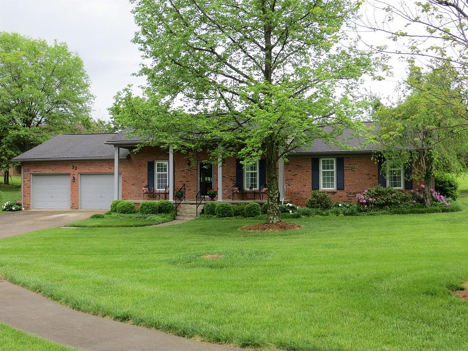 1st image of 32 Westmont Ct