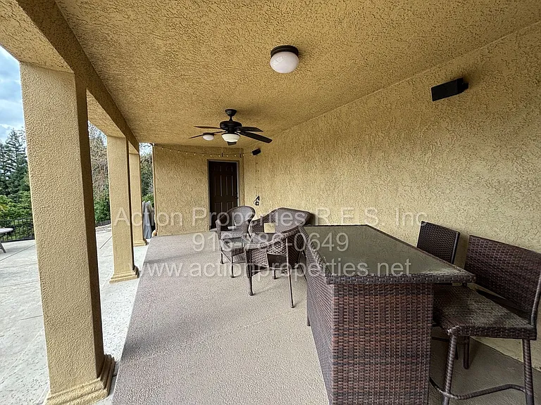 4726 Abbey Hl — Photo 29