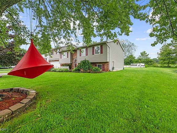 3rd image of 4222 Diane Dr