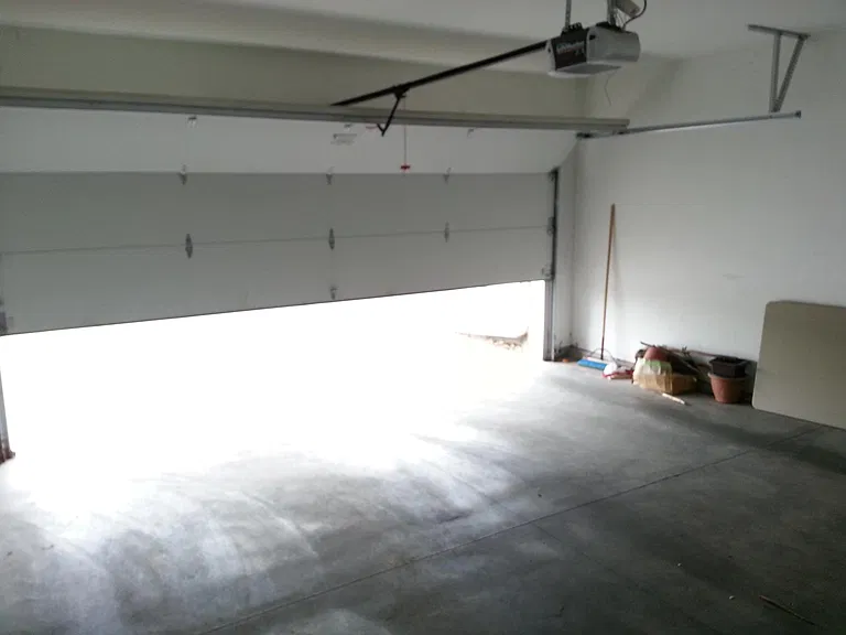 307 Douglas Dr — Photo 23