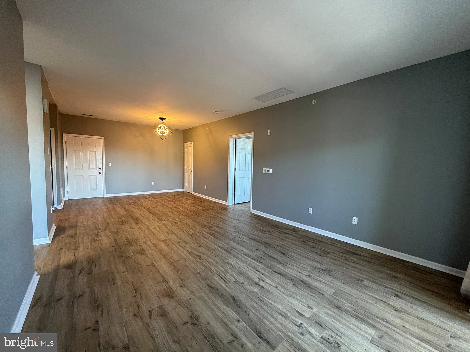 2 bed, 2.0 bath, 1138 sqft, $2,550 — Photo 2
