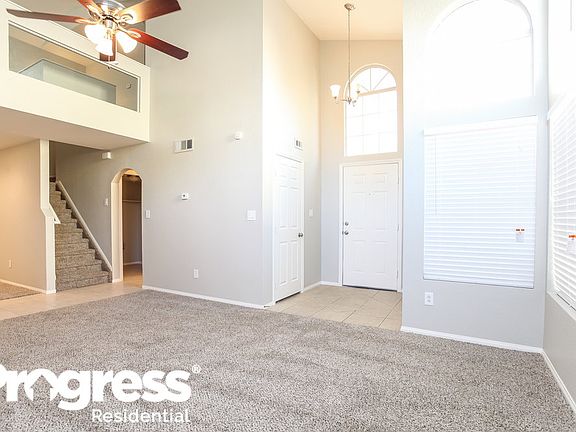 3rd image of 7621 Desert Breeze Ave
