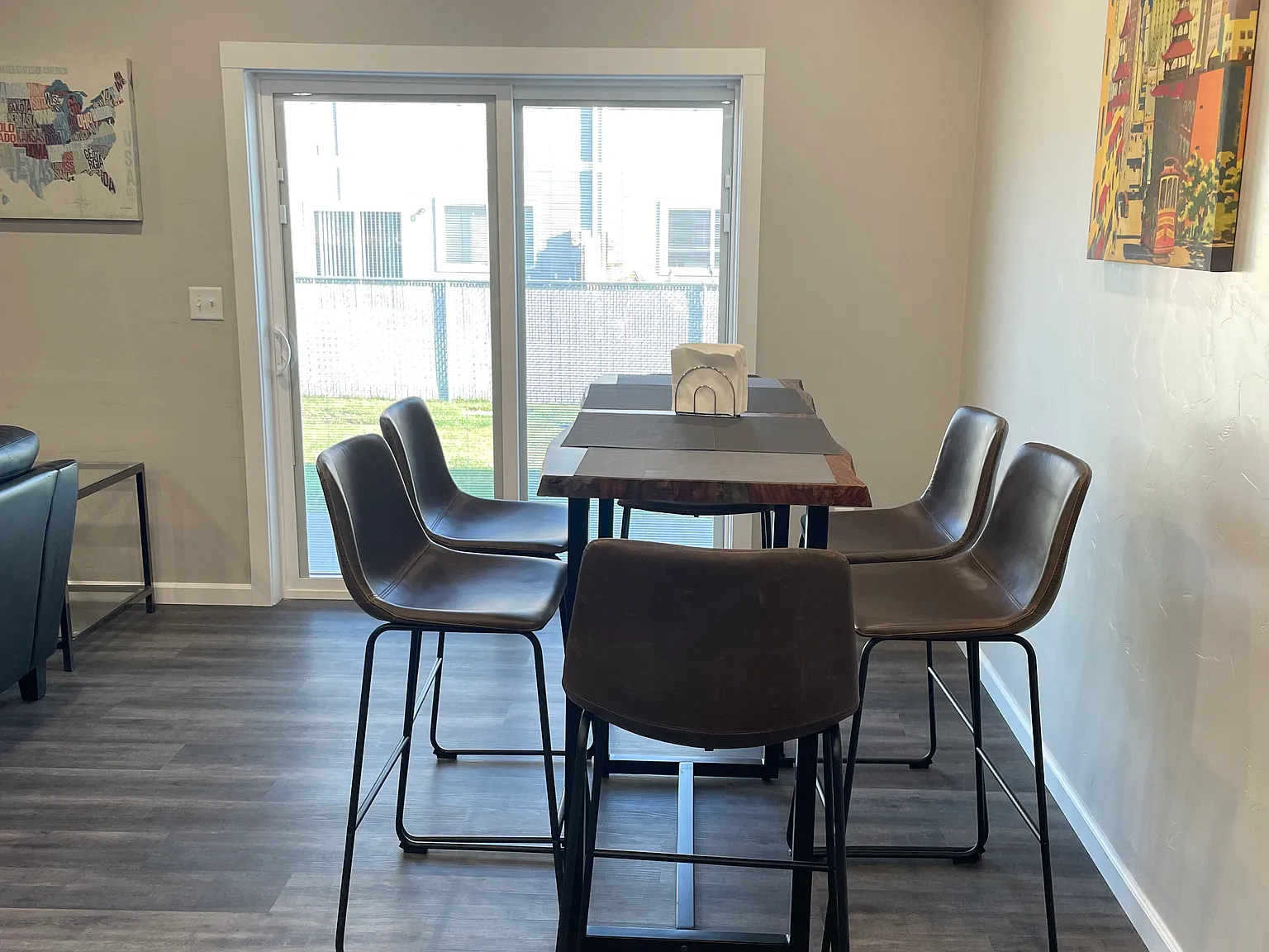 3 bed, 2.5 bath, 1588 sqft, $1,700 — Photo 3
