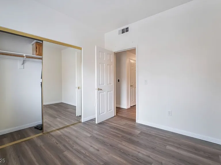 1051 E Cactus Ave — Photo 12