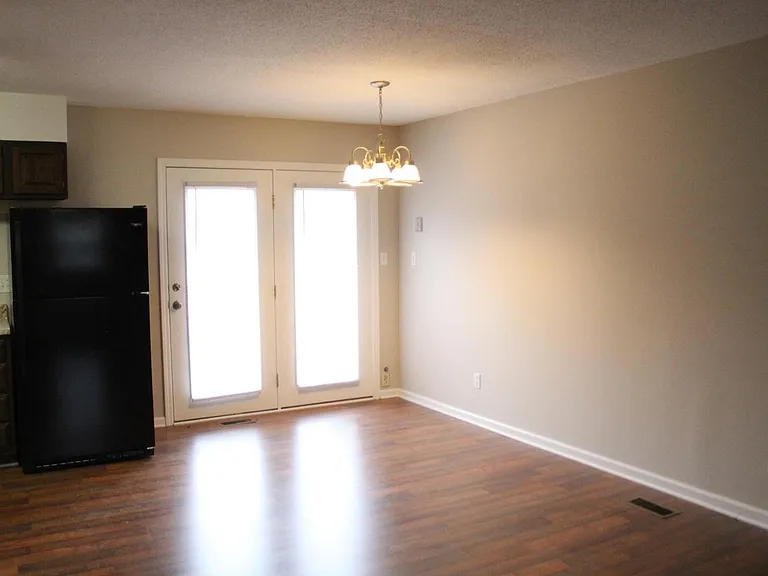 7004 Buddy J Ln #7004 — Photo 10