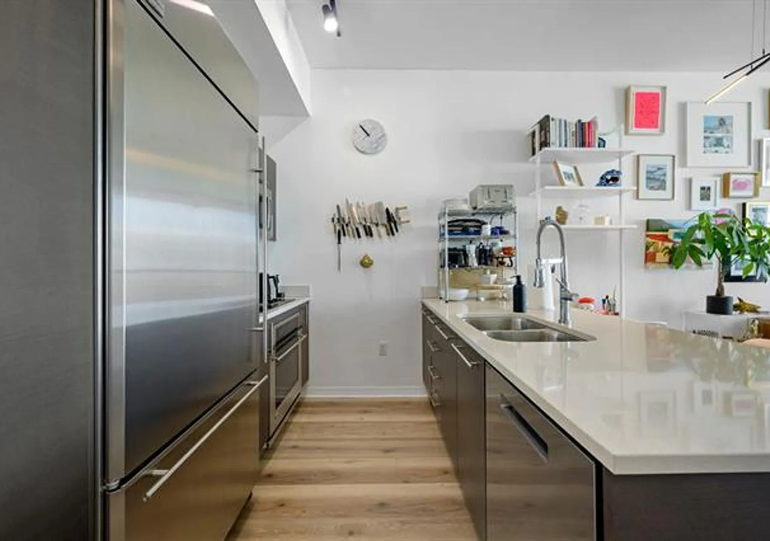 55 SE 6th St cu-4300, Miami, FL 33131 — Photo 1