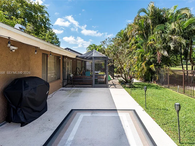 921 Bayberry Point Dr — Photo 9