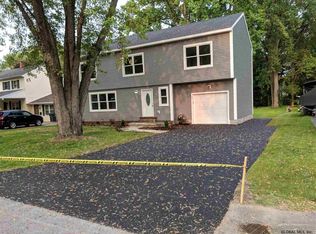 3037 Evelyn Dr, Schenectady, NY 12303