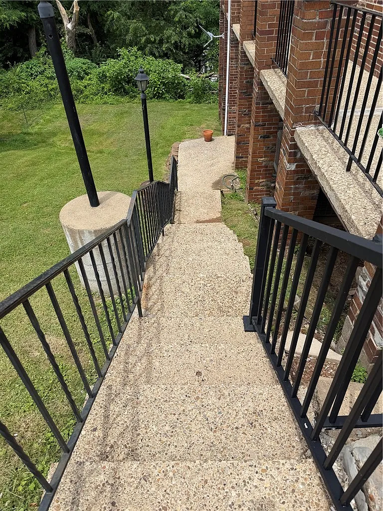 3 bed, $1,145 — Photo 2