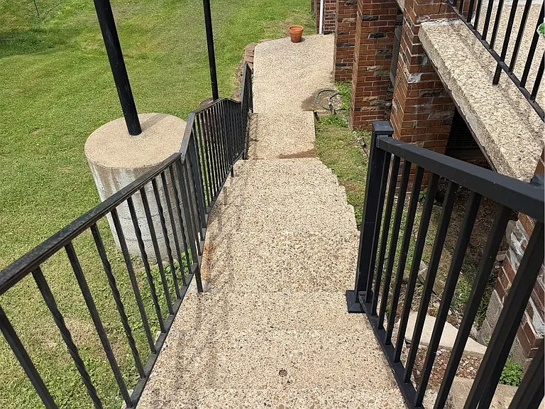 735 Athalia St #1 — Photo 2