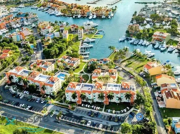 15 Harbour Drive St #A, Humacao, PR 00791