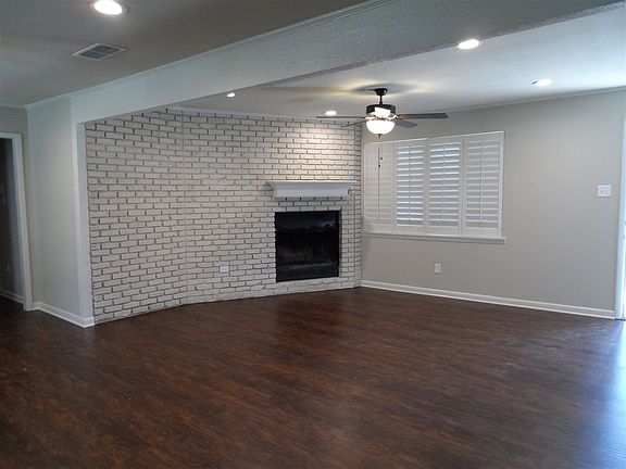 4th image of 1216 Columbia Dr