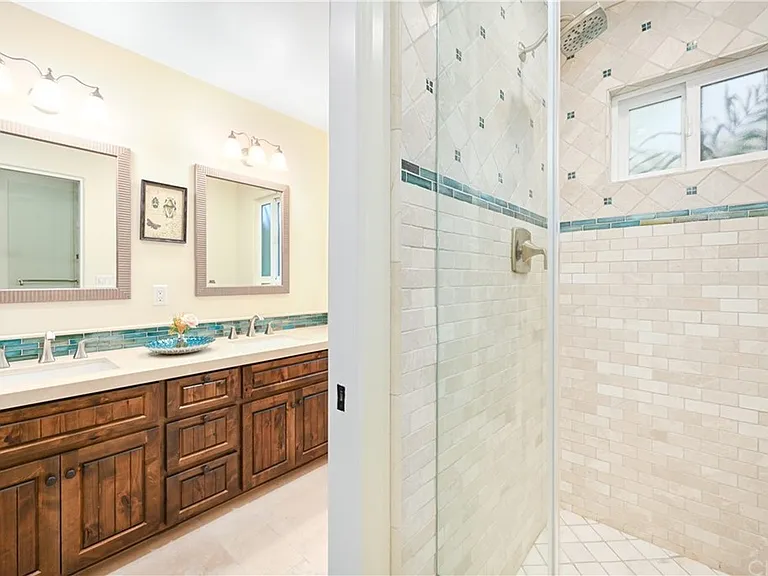 1337 Vuelta Grande Ave — Photo 46