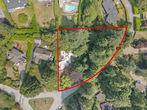 410 Eastcot Rd, West Vancouver, BC V7S 1E2