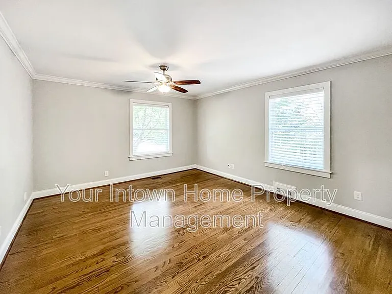 2695 Sharondale Dr NE — Photo 21