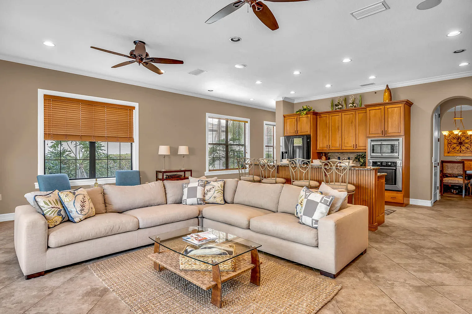 5 bed, 4.0 bath, 3218 sqft, $5,718 — Photo 2