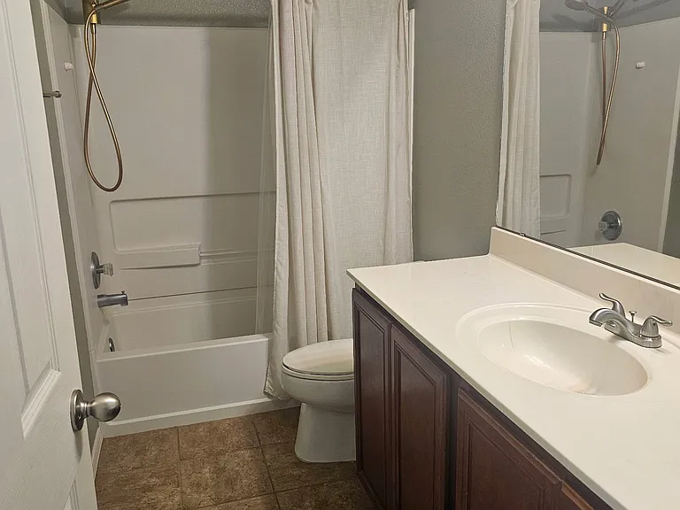 601 Menaul Blvd NE — Photo 27