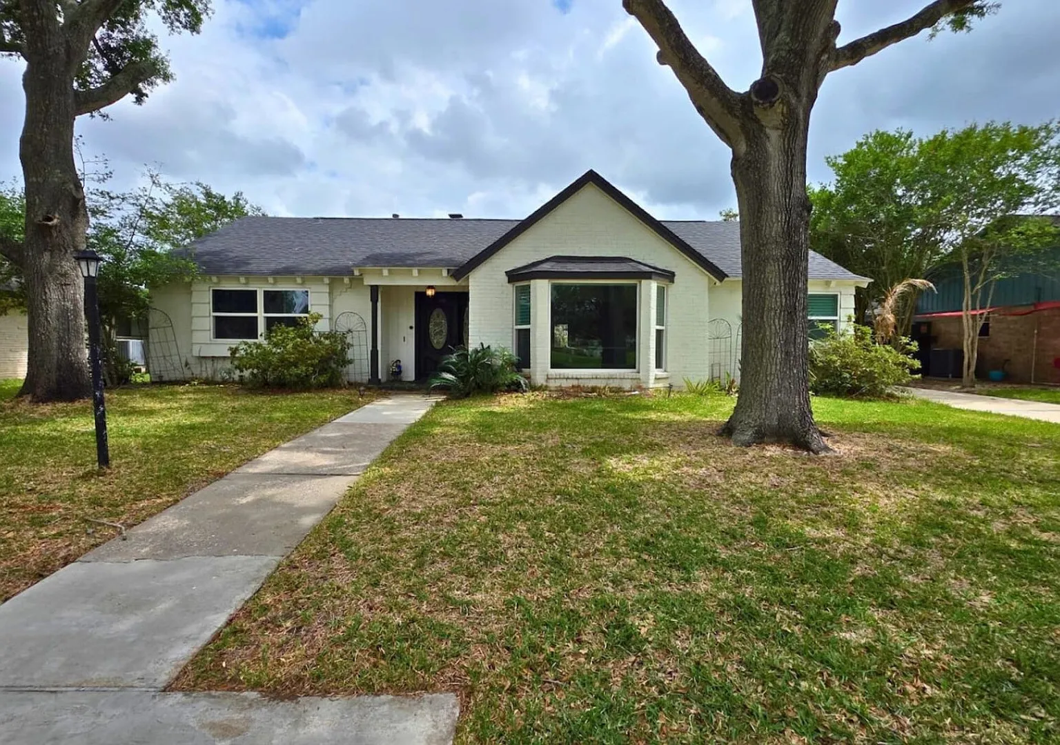 Spacious 4bd Retreat Near NASA and Kemah — Photo 1