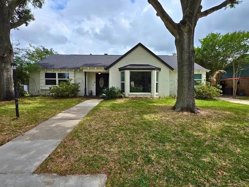 San Sebastian Ln