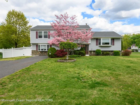 2 Annapolis Drive, Manalapan, NJ 07726