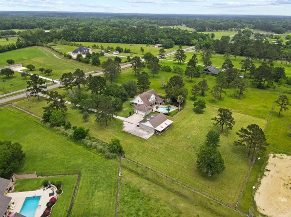 16421 Westbury Rd, Beaumont, TX 77713