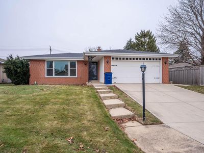 110 Crab Tree LANE, Racine, WI, 53406