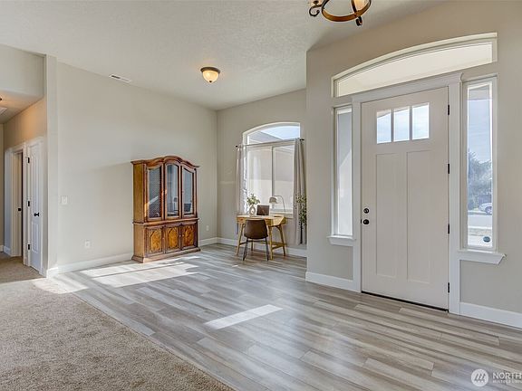 2nd image of 415 SW R Street