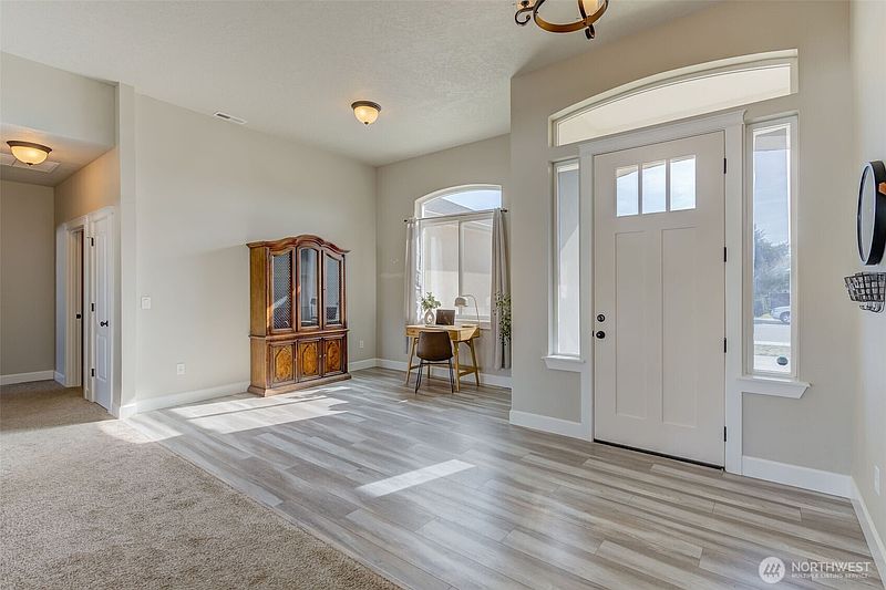 2nd image of 415 SW R Street