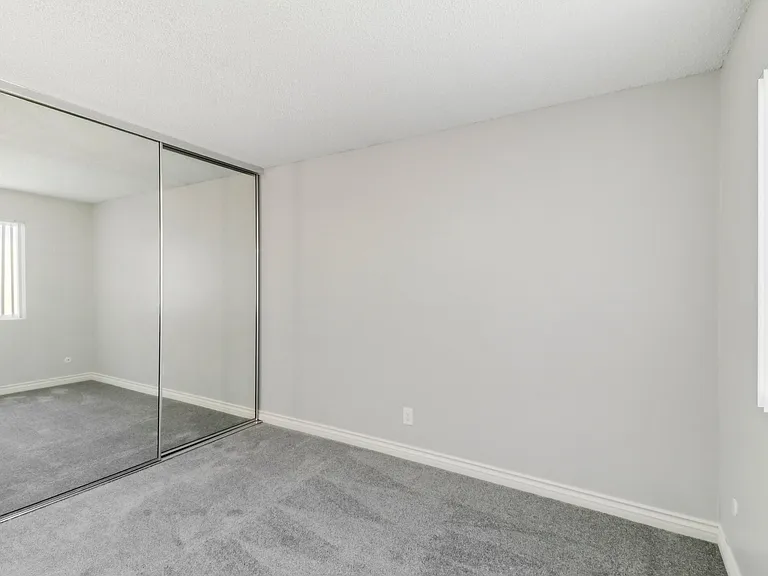 The Atherton Apartments — Photo 42