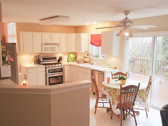 2nd image of 1386 Apple Valley Ct