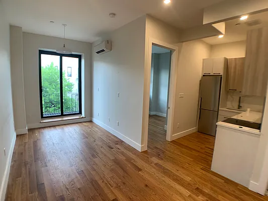 Rented by Cargon Realty | media 9