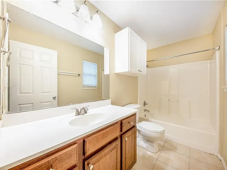 2809 E 22nd St #B — Photo 15