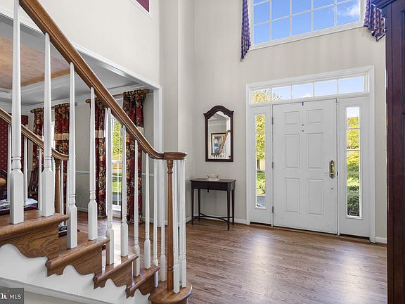 3rd image of 15307 Riding Path Ct