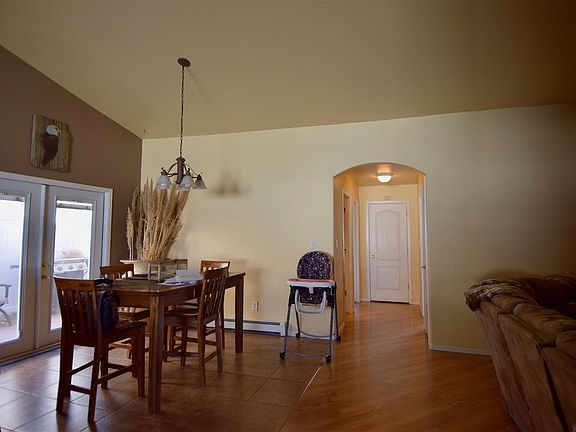 2nd image of 3012 Oakwood Dr