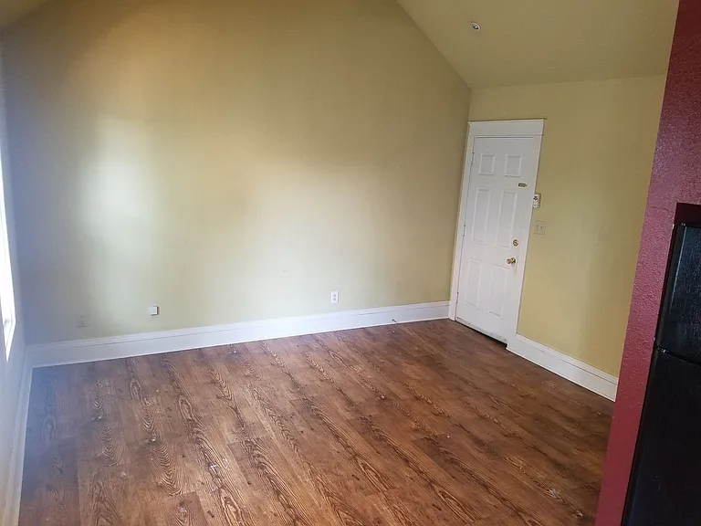 1000 E. Locust St. / 2906 N. Weil St. — Photo 20