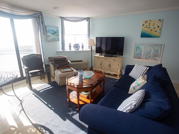 3rd image of 253 Dune Rd APT 55