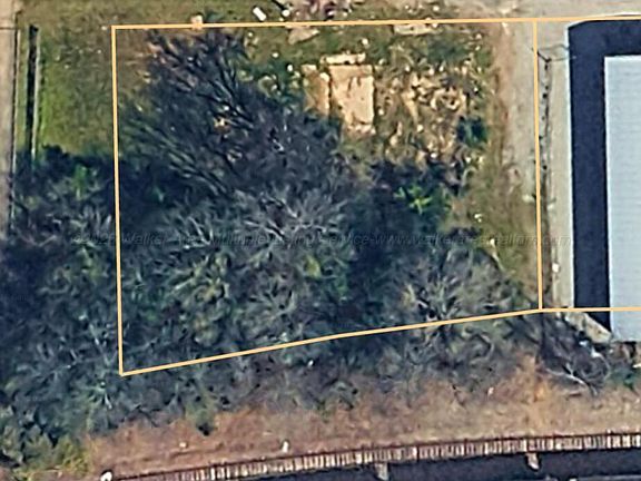 2nd image of E 23rd St