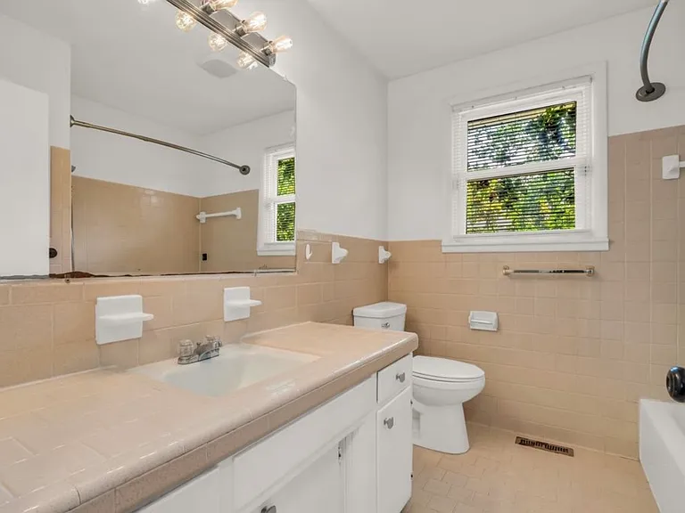 138 Carriage Dr — Photo 20