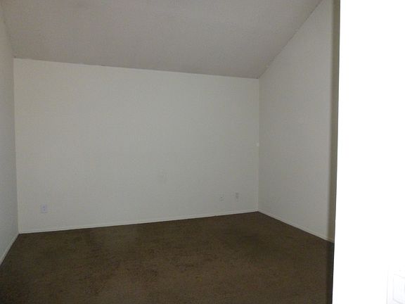 4th image of 1072 N Howard Ave