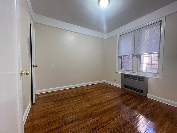 4th image of 130-25 Ash Ave #51