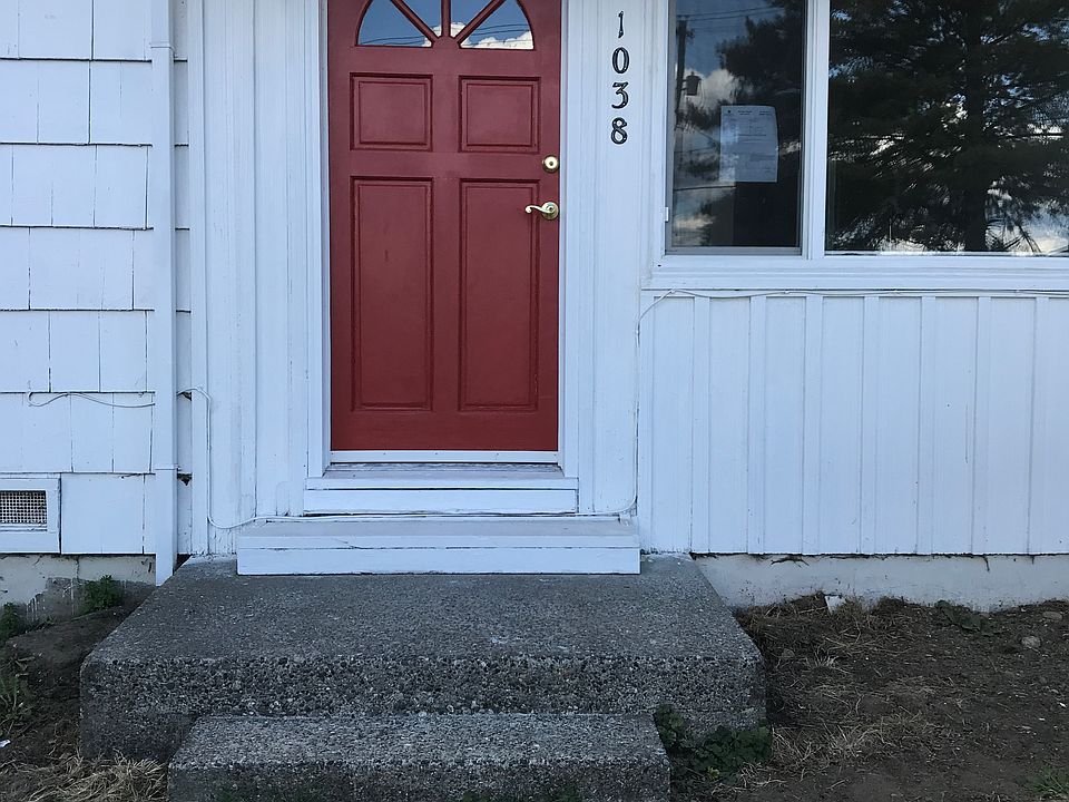 1st image of 1038 Woodlawn Ave #A