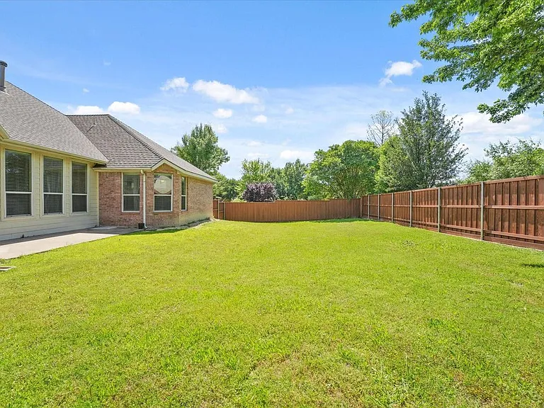 8908 Red Oaks Dr — Photo 12