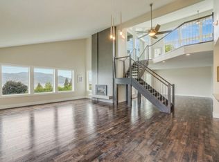 3137 Vector Dr, West Kelowna, BC V1Z 3B1