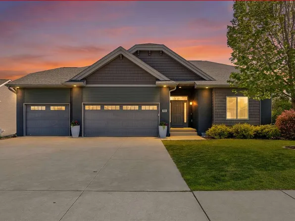 702 Raymond Dr, Solon, IA 52333
