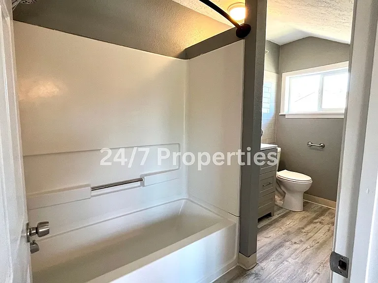 506 E Main St #2 — Photo 12